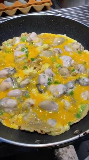 海蛎煎：淀粉与蛋液的焦香对决