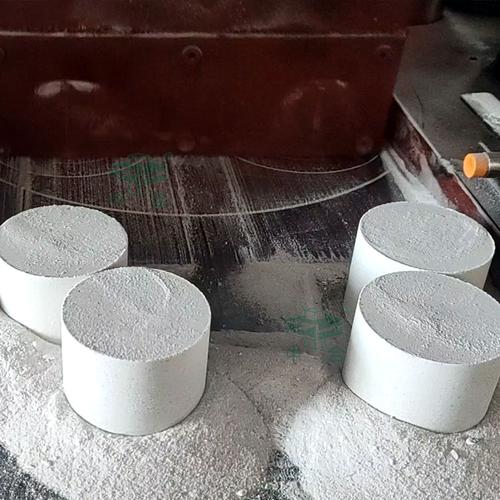 增材制造铺粉环节结块粉末现场图