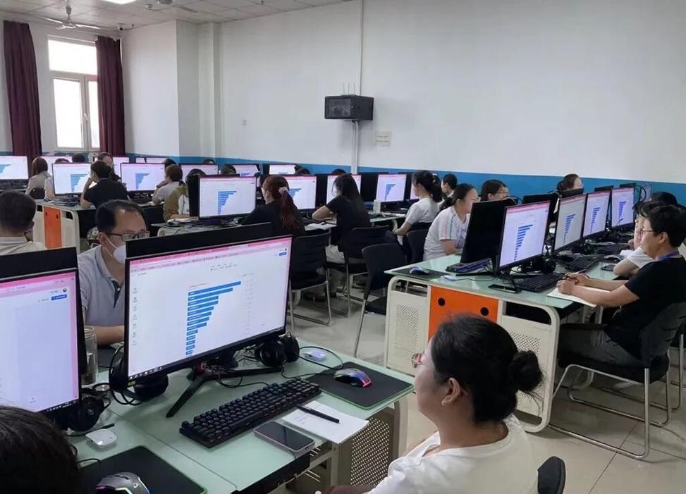 一线教师调整AI教案适配本班学生场景