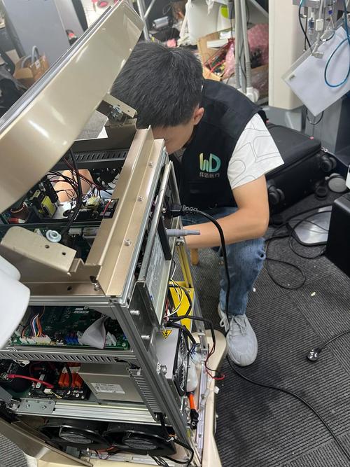 光纤切割机售后工程师现场维修调试
