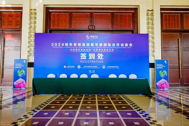 行业技术论坛：别只去混人脉，要挖真东西