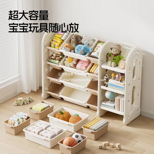 普通家庭储物间整理闲置婴儿用品低碳育儿场景