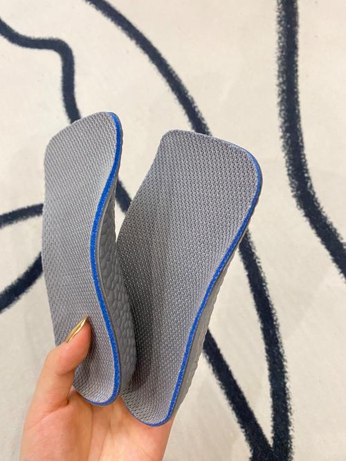 3. 姿势自由的秘密：隐形鞋垫增高神器