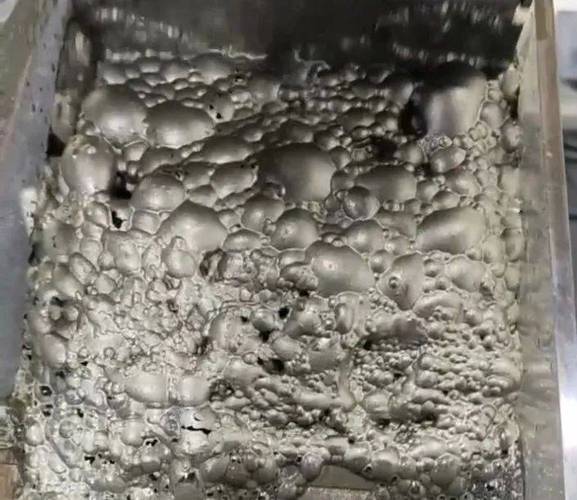 岩棉板憎水泡水试验浮水面图