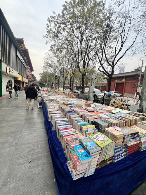 愚园路弄堂旧书摊