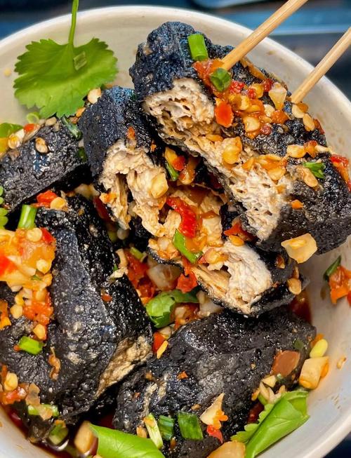 长沙南门口老巷瓦缸臭豆腐卤水气泡