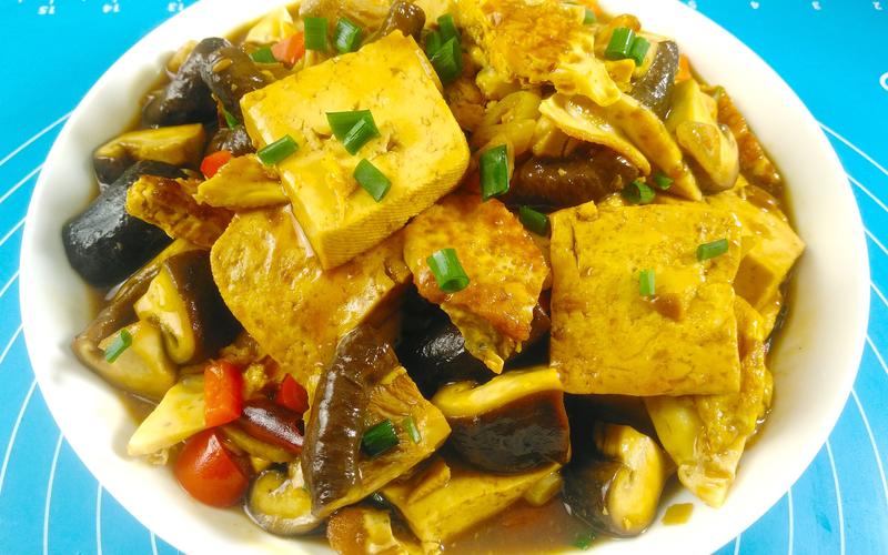 家常香菇炖北豆腐成品展示图