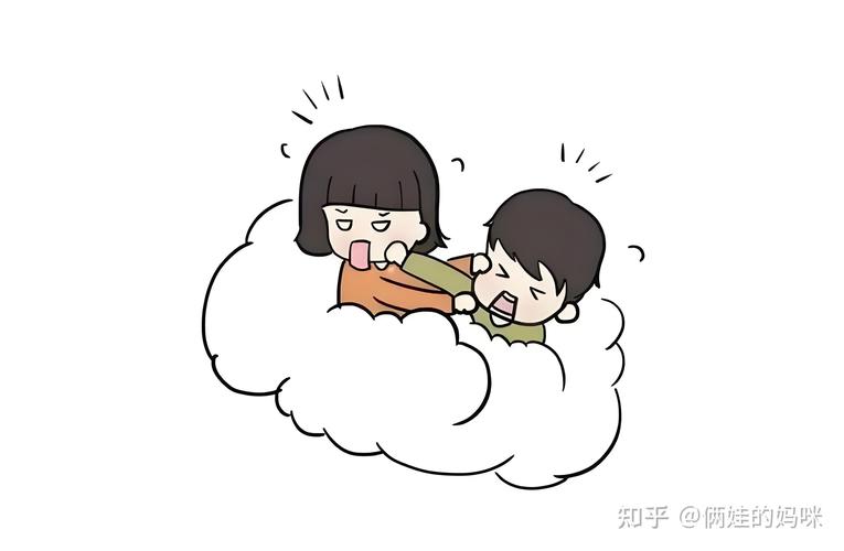 二胎家庭两个孩子争吵妈妈疲惫无奈场景
