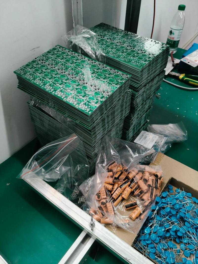 学生微型电容封装产线开环缺料故障实拍