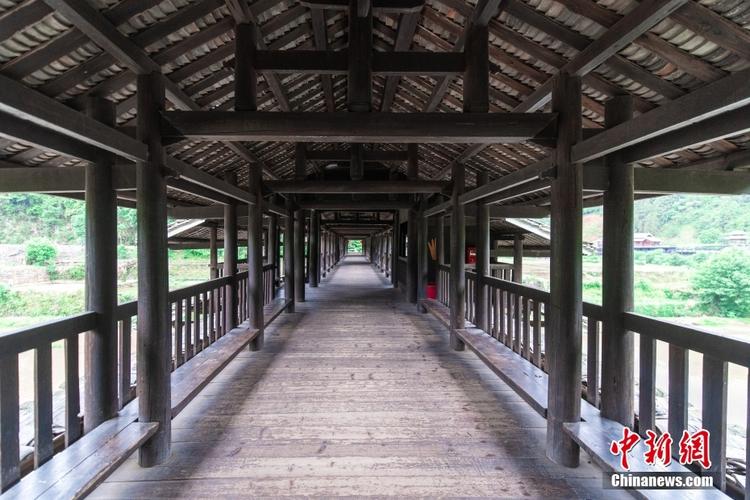 广西程阳八寨侗族风雨桥榫卯木结构