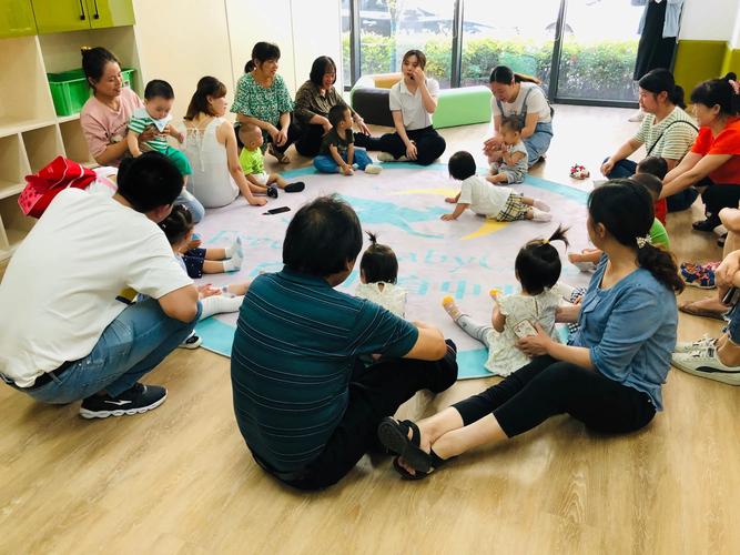 育儿互助社线下亲子聚会场景