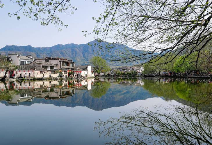 安徽宏村南湖春季清晨全景