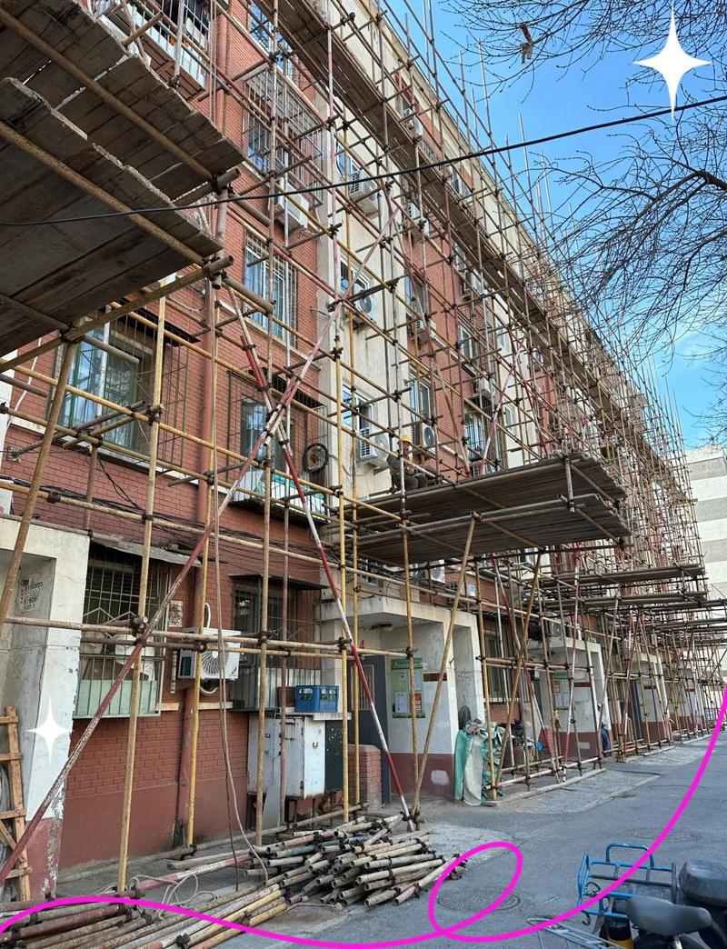 南京老小区旧改外墙施工场景