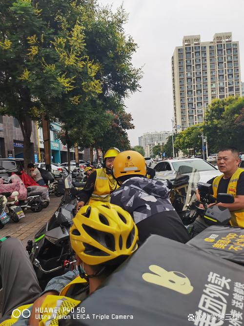 新街口外卖站点骑手蹲点等单实拍