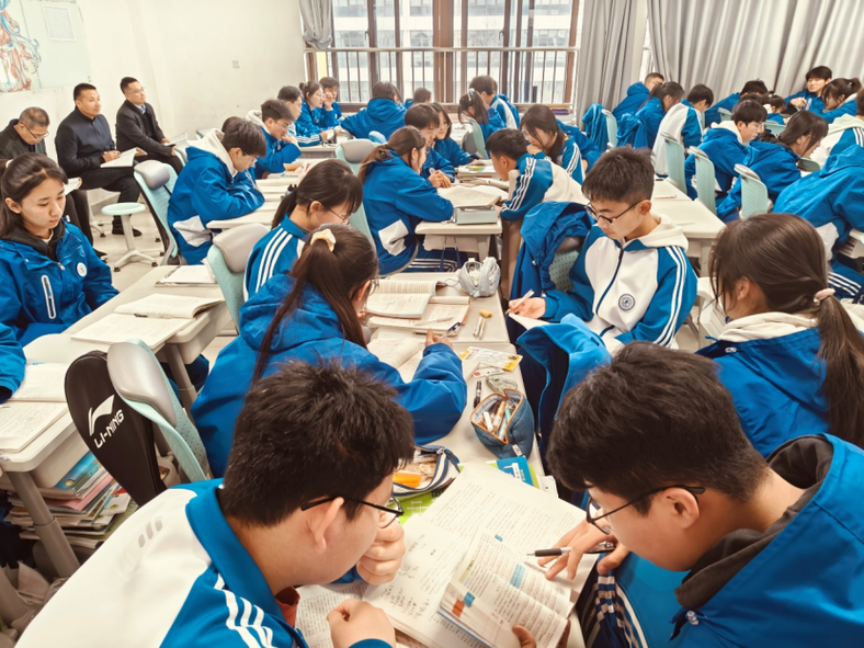 中学跨学科项目式学习课堂讨论