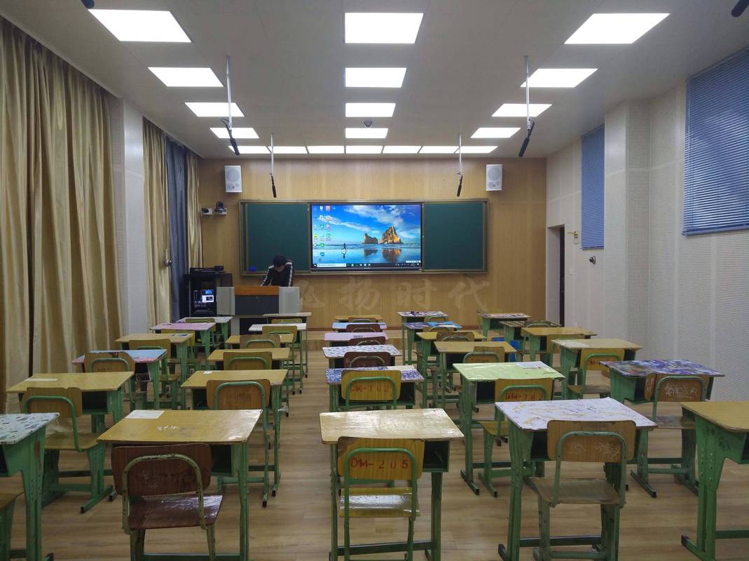 乡村教室里闲置的智慧教学设备实拍