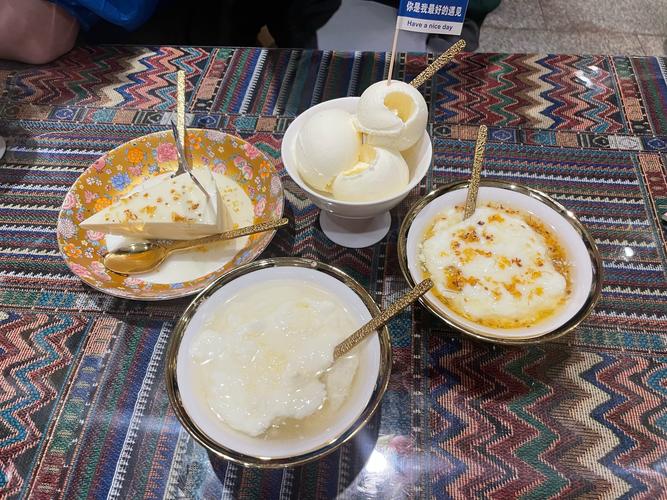 拉萨夜市酸奶摊