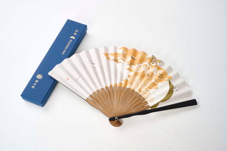 印着九华山香客平安祈福字样的青阳折扇成品特写