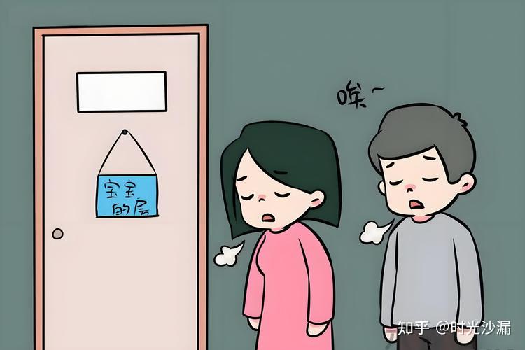 青少年关着卧室门隔着门板和门外的家长对话