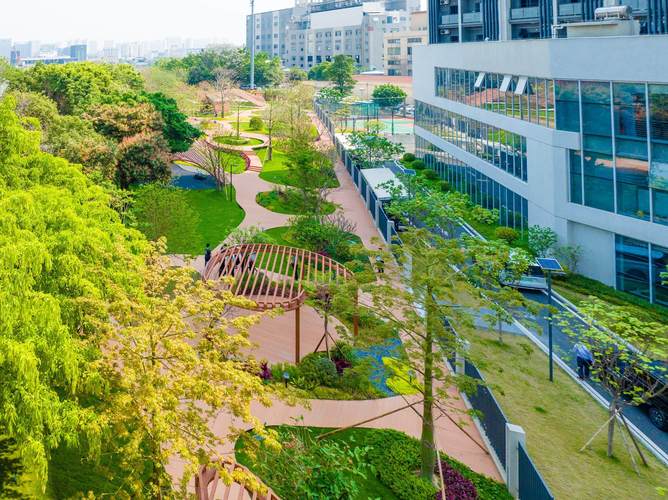 改造后工业厂区休闲花园