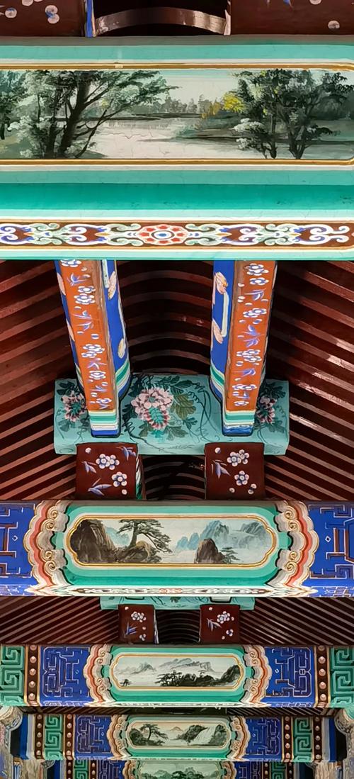 池州金氏宗祠梁架上残留的稻穗彩画特写