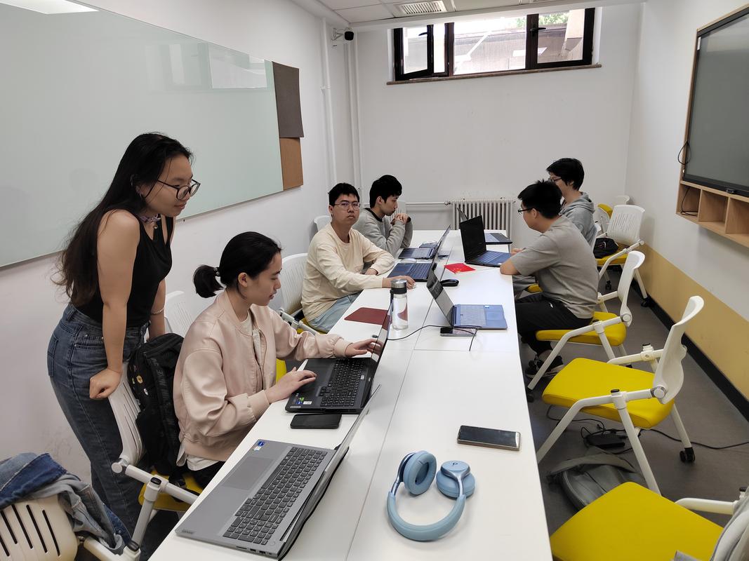 远程实习工作状态电脑会议