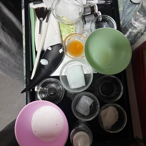冷藏层取出的硅胶牙胶搭配凡士林护理套装实拍
