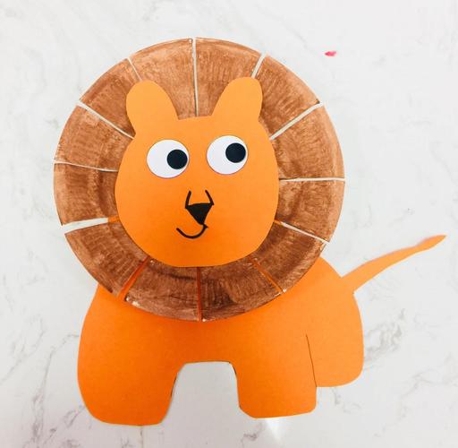 幼儿园手工孩子独立制作纸盘狮子