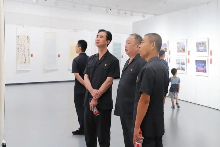 老法官给想开摄影展的朋友,掏五个实用土办法