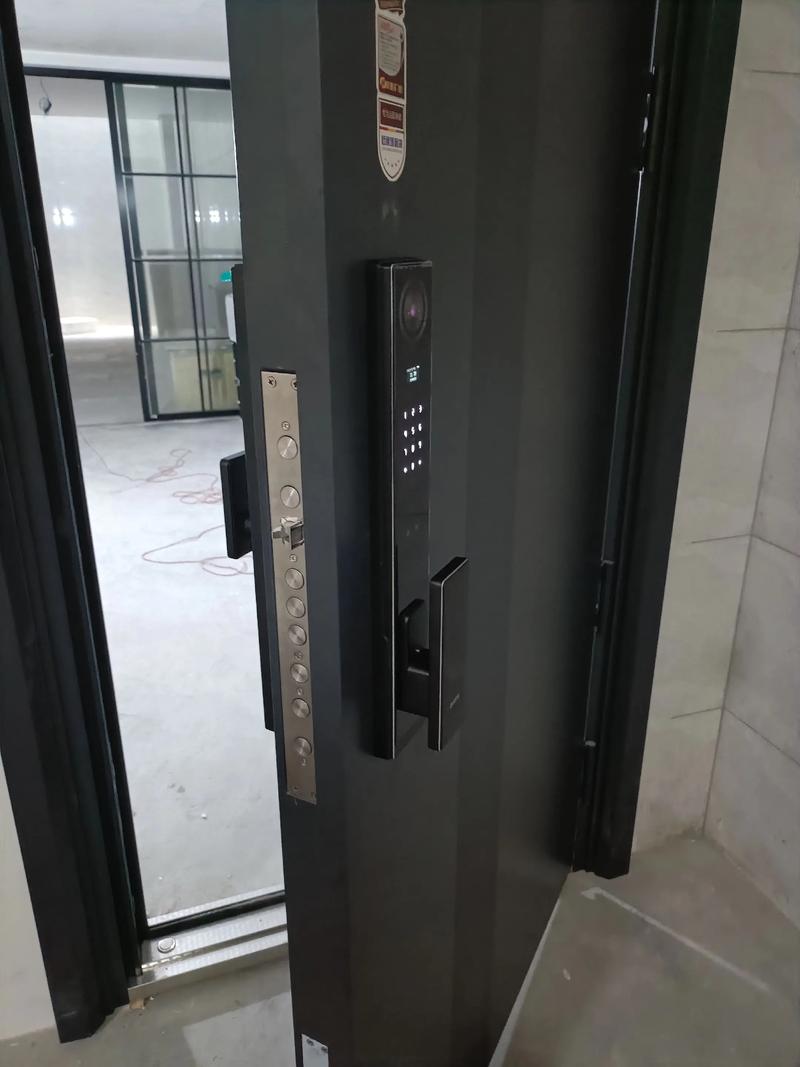 家用智能门锁安装完成验收实拍