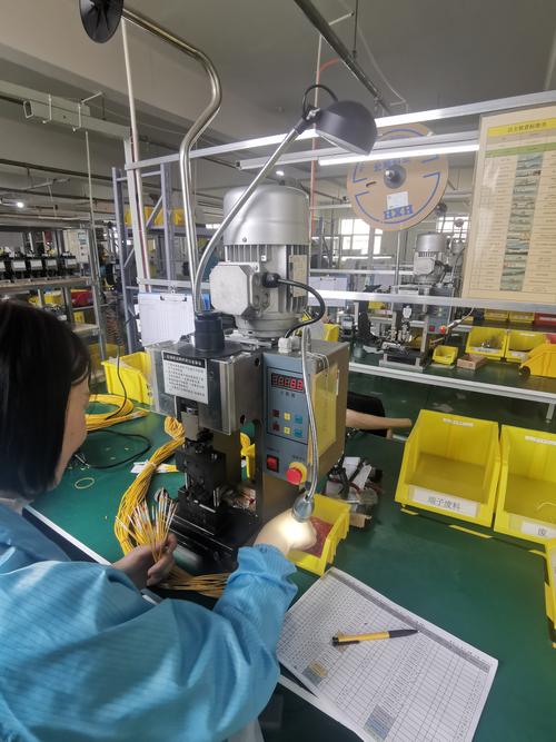 机械加工车间边缘计算推理盒安装实拍