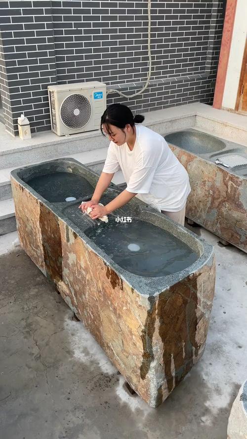 福州三捷河清代青石板洗衣台