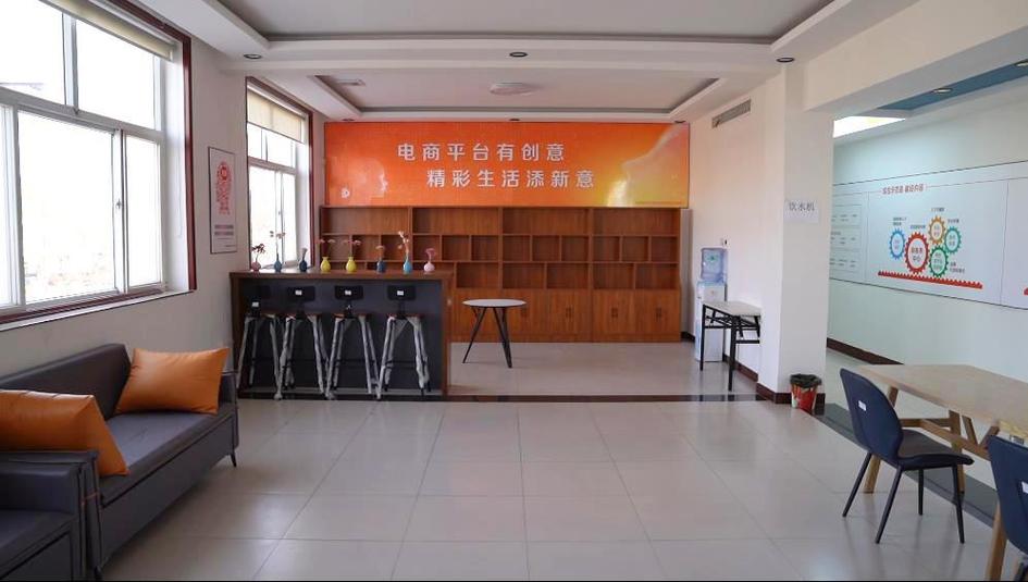 县域乡村电商公共服务中心闲置场地实拍