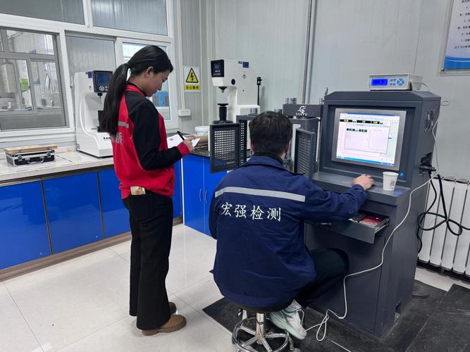 工业在线分析仪日常校准维护现场