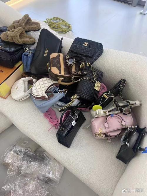 离婚分割奢侈品包包清点现场
