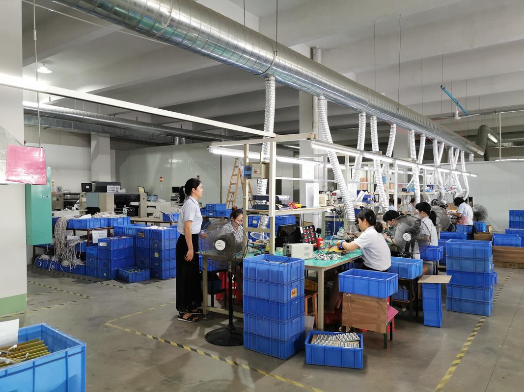 顺德小家电产业带代工厂车间流水线实拍