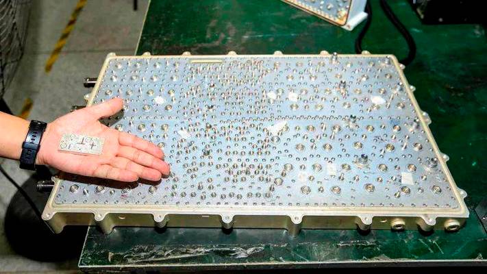 商用超材料5G基站滤波器实物图
