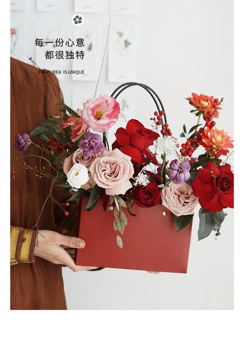 简约牛皮纸婚礼伴手礼盒搭配鲜花