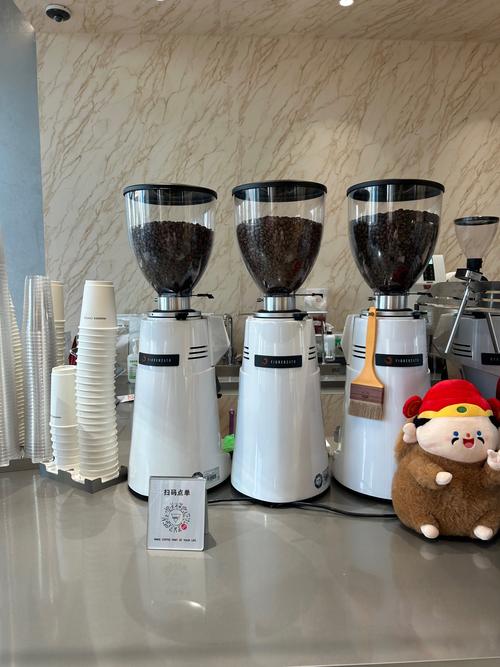 自带不锈钢保温杯在咖啡店接咖啡减免5元场景