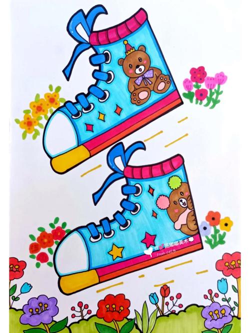 小学教室角落放着画兔子的旧帆布鞋供孩子练系鞋带