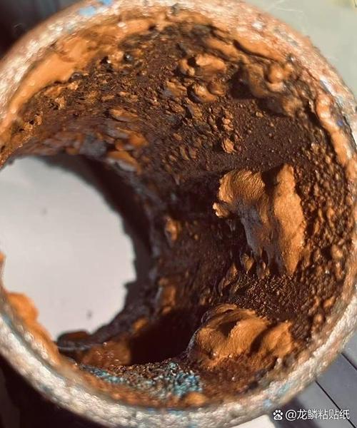不锈钢管道内部焊接氧化物导致的纯水污染斑痕