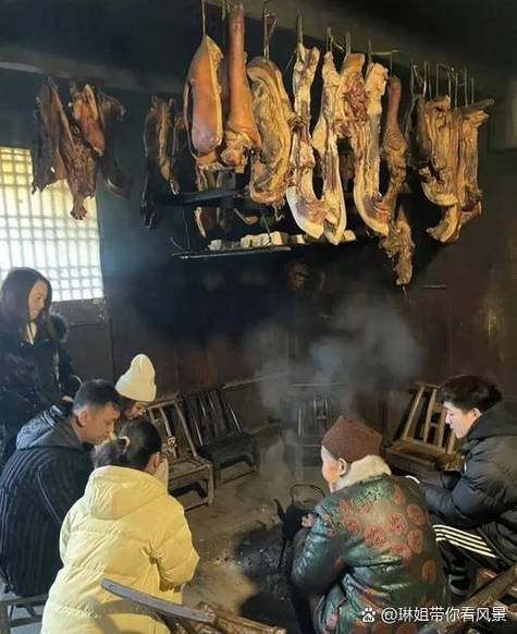 湘西德夯苗寨传统土制腊肉熏房