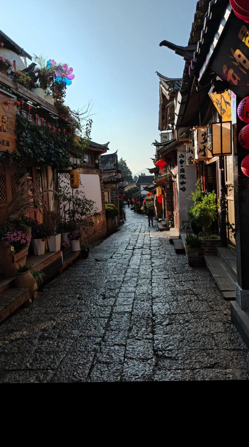 丽江古城安静小巷青石板路