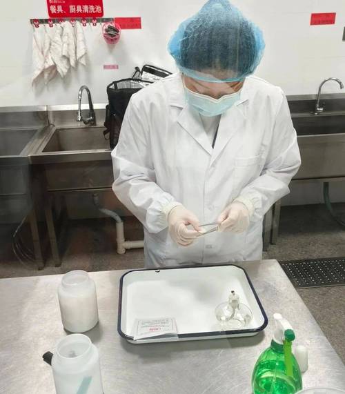 普通家长买完新餐具，怎么自己做碗筷碰撞抽检