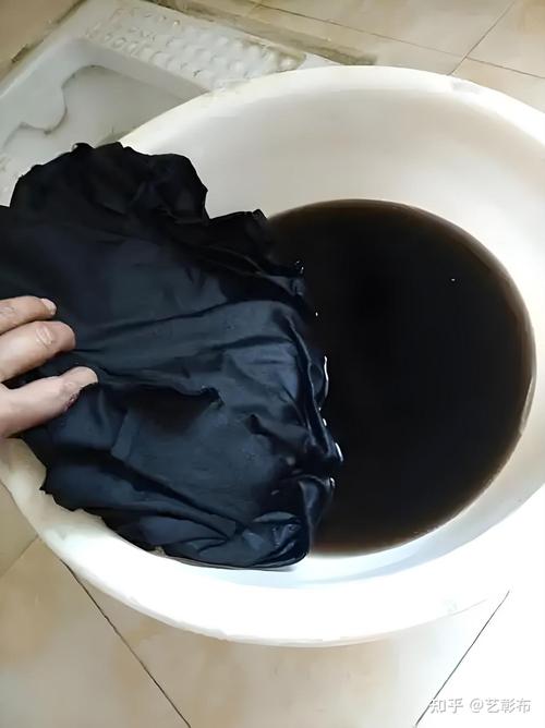 掉色的深色衣服，会不会影响皮肤健康？