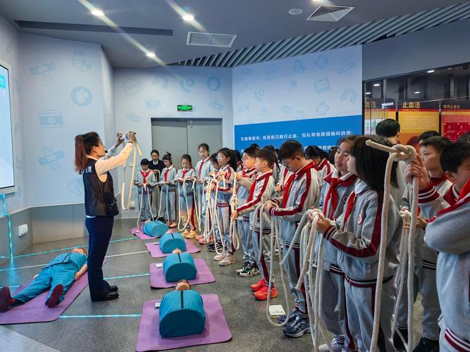 中小学混合式学习常态课堂实拍