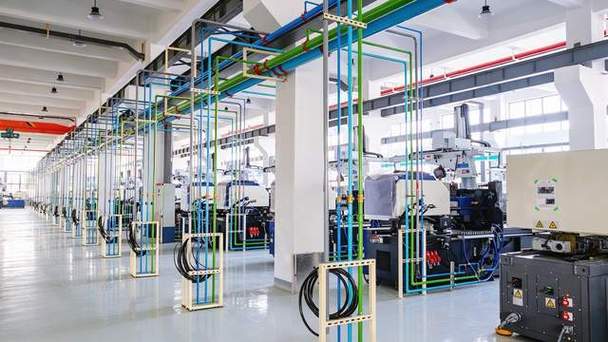 机械车间压缩空气带油导致工件油斑实拍