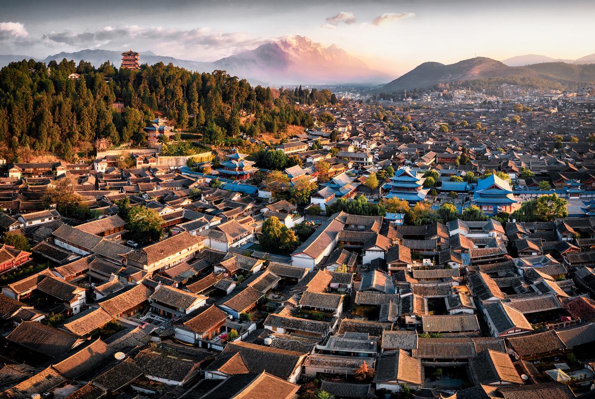 丽江古城蓝调时刻全景