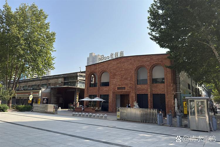 旧钢厂改造的亲子工作坊入口