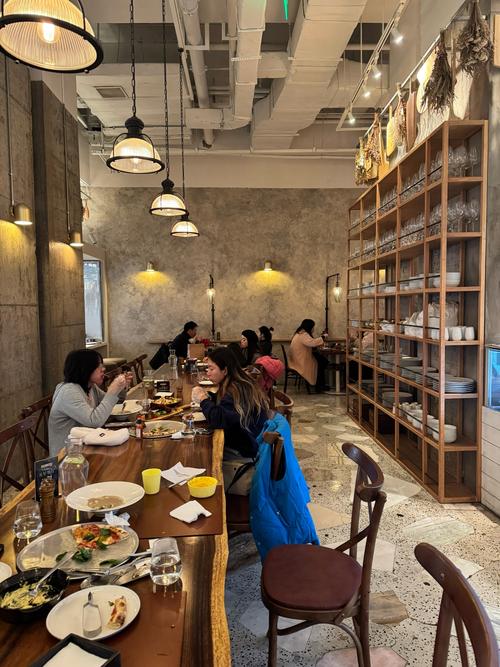 工业风餐厅亲子互动家庭摄影